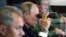 Президент Росії Володимир Путін (в центрі) і міністр оборони країни Сергій Шойгу (ліворуч) під час військових навчань «Захід-2017»