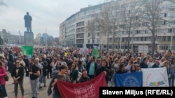 Protest prosvetnih radnika ispred sedišta sindikata u Beogradu, 12. mart 2025.