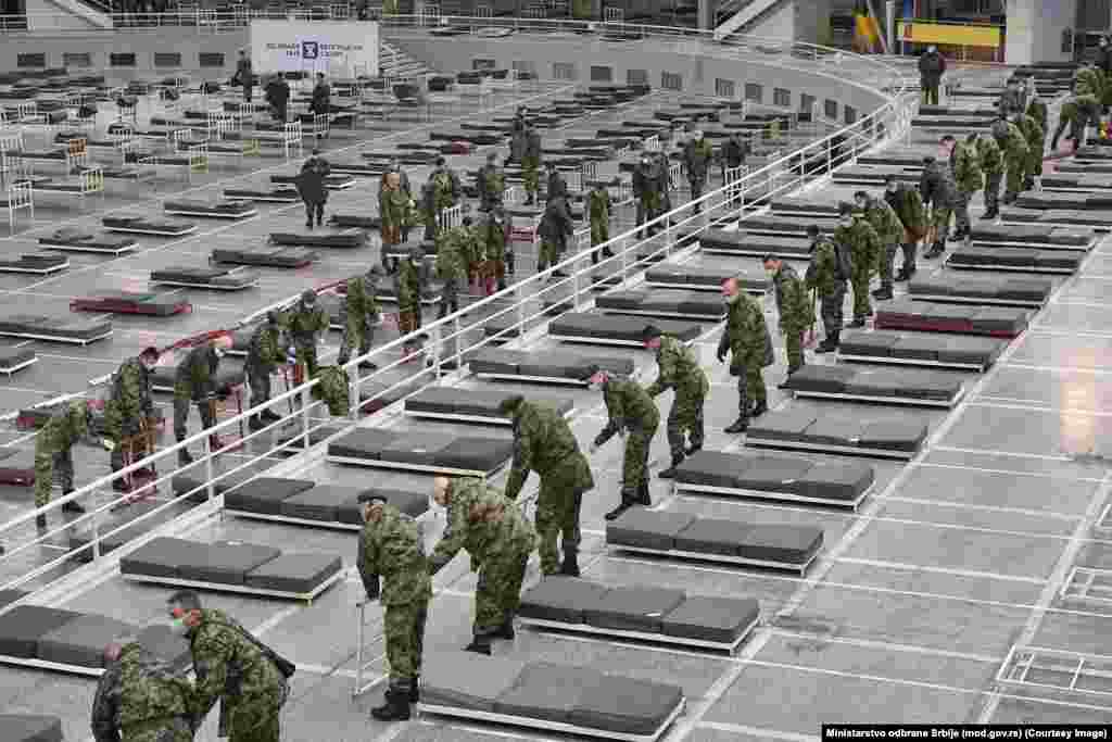 U Halu 1 Beogradskog sajma trebalo bi da stignu i medicinski stručnjaci iz Kine koji će dati svoju ocenu o tome kako je hala pripremljena, stoji na sajtu Ministarstva obdrane Republike Srbije.