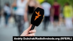 Журналістів Радіо Свобода на передачу полонених не допустили