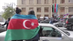 ბაქო შუშის აღებას ზეიმობს, სომხები უარყოფენ ქალაქზე კონტროლის დაკარგვას