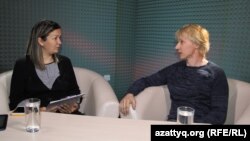 Павел Лобачев "Азаттык" радиосунун казак кызматынын студиясында. 2016-жыл.
