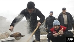 Кыргызстанда жыл сайын той-топур, аш-тойлорго 40 миллиард сомдон ашык каражат сарпталаары буга чейин айтылган. 