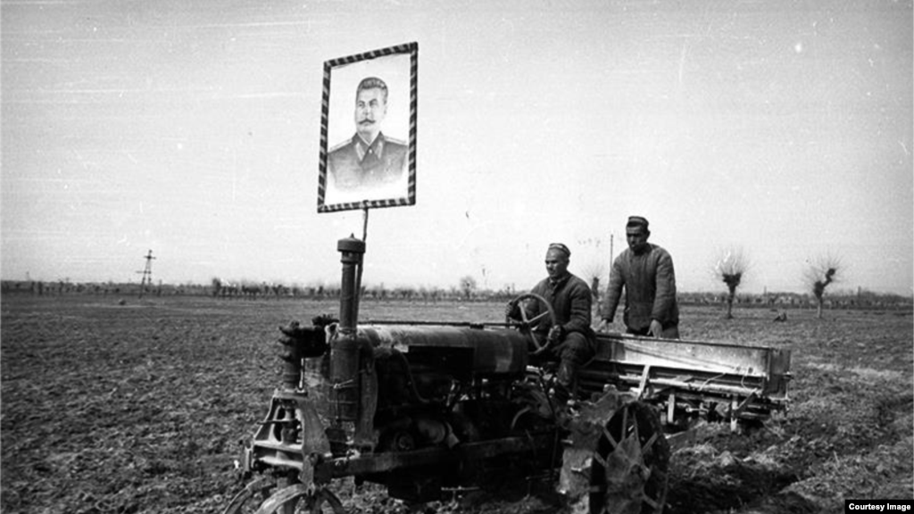 Каким был Узбекистан 100 лет назад? Страна в объективе фотографа Макса Пенсона, который запечатлел, как исчезают паранджи и появляются тракторы