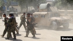 رویارویی نظامیان افغان با طالبان در کندز