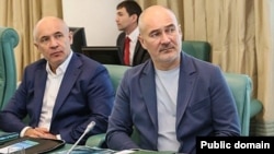 Айрат (с) һәм Радик (у) Шәймиевләр