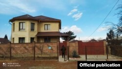 Шектүүгө таандык кыймылсыз мүлктүн бири. УКМК тараткан сүрөт.