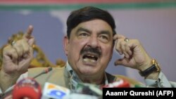 د پاکستان کورنيو چارو وزیر شيخ رشيد 