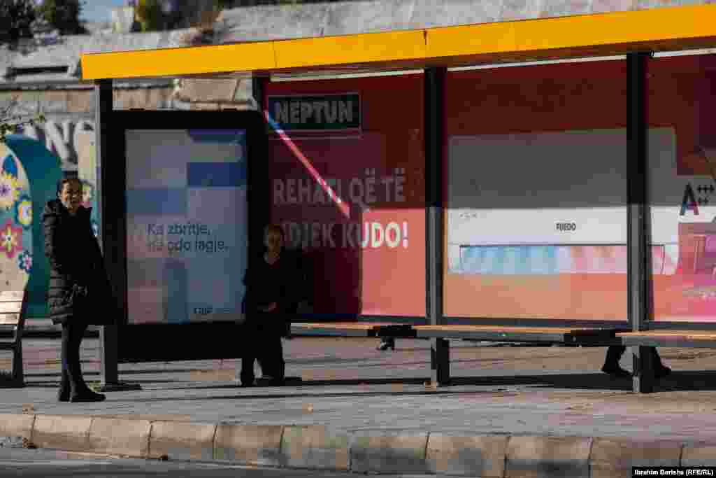 Rëndom linjat e transportit publik shfrytëzohen nga studentët, nxënësit, pensionistët dhe banorë tjerë të Prishtinës. Për pensionistët, transporti është falas.