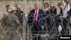 Дональд Трамп на кордоні з Мексикою, архівне фото