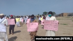 Students from Janikhel, a town in the former Federally Administered Tribal Areas, protest to demand internet access on April 10