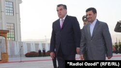 Президенты Таджикистана Эмомали Рахмон и Ирана Махмуд Ахмадинеджад, Дворец нации, Душанбе, 4 сентября 2011 года.  