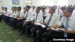 Имамы мечетей в Узбекистане. Архивное фото.