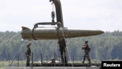 Орусиянын өзөктүк ракета атуучу "Искандер" комплекси,  17-июнь, 2015-жыл.