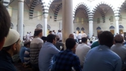 Lebap: MHM dindarlaryň öýlerini dökýär