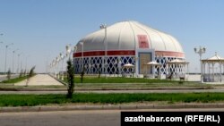 Türkmenistan ilkinji ak öýi Maryda gurdy.