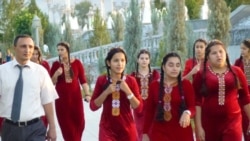 Ykdysady şertleriň agralmagy aýallaryň işde 'basgylanmagyny' köpeldýär