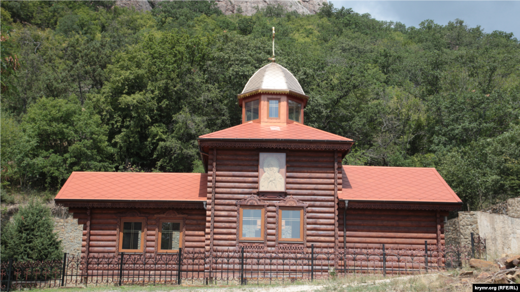 Дерев'яний храм в ім'я преподобного Стефана Сурозького