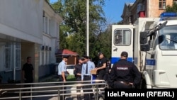 Айрат Дилмөхәммәтовны мәхкәмәгә китерәләр