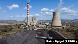 Nxjerrja e thëngjillit afër termocentralit Kosova B. Fotografi nga arkivi.