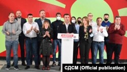 Zoran Zaev i predsedništvo SDSM -a na konferenciji za novinare 17. oktobra nakon glasanja u prvom krugu lokalnih izbora 2021.