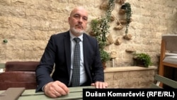 Tužilaštvo je kao dokaz predložilo veliki broj novinskih članaka koji se ne mogu koristiti kao dokazi u krivičnom postupku: Bojan Stanojlović