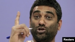 The executive director of Greenpeace, Kumi Naidoo (file photo)