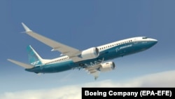 «Боинг 737 MAX 8» үлгүсүндөгү учак.