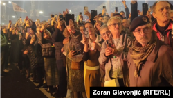 Građani u Vasinoj ulici dočekuju studente iz Novog Pazara, Beograd, Srbija, 28. oktobar 2025.