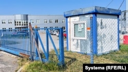 Влтава өзені бойындағы шағын қаладағы Astrum LT зауыты