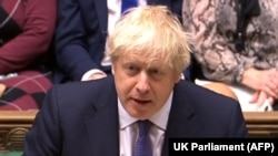 Premierul britanic Boris Johnson a prezentat strategia în fața pandemiei de coronavirus