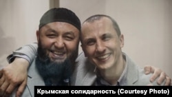 Фигуранты второго бахчисарайского дела «Хизб ут-Тахрир» Марлен Асанов и Сервер Мустафаев на суде. Россия, Ростов-на-Дону, ноябрь 2019 года