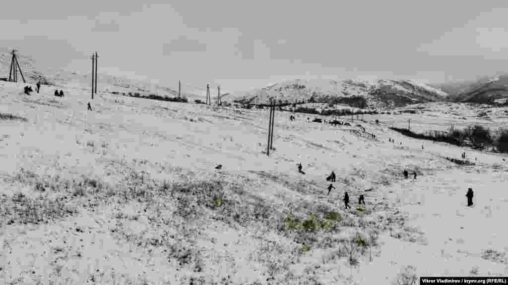 Гірка в селі Мраморне ‒&nbsp;об'єкт підвищеної уваги серед дітей і дорослих