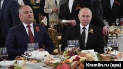 Игорь Додон и Владимир Путин на приеме в Кремле, 9 мая 2017 года