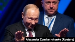 Raportul „Kremlin Playbook”: afacerile rusești au tendința să acapareze economii, folosind ca lubrifiant corupția.