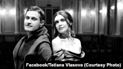 Татьяна Власова вместе с Сеитаблаевым работала над проектом поэтических вечеров. Он читал ее поэзию