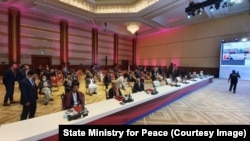 شماری از اعضای هیئت مذاکره کننده دولت افغانستان در قطر