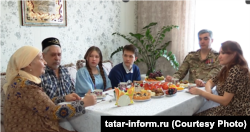 Ильдар Закиров с семьей, весна 2025 года