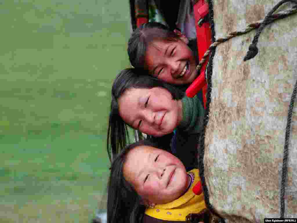 Ырысбек Элтуйбасовдун эки эркек, төрт кызы бар. Улуулары бойго жеткен. Кичүүлөрү дайым жайлоого чыгат.