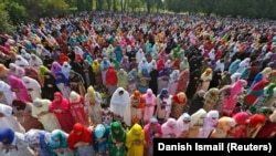 Индиянын Сринагар шаарындагы Айт намазы.