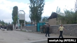 Приграничное село Апкан (Кыргызстан).