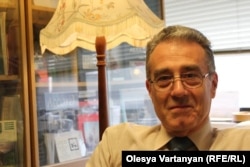 ჯორჯ ჰიუიტი. ინგლისელი ენათმეცნიერი