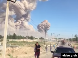 Внутри Казахстана к хранению боеприпасов есть вопросы. В 2019 году из-за пожара и взрывов на военном складе в Арыси был эвакуирован целый город, двое погибли. В 2021 году при пожаре на складе боеприпасов в Жамбылской области погибли 17 человек