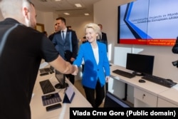 Predsjednica Evropske komisije Ursula fon der Lajen u posjeti Vladinom operativnom centru za sajber bezbijednost (G-SOC) u Podgorici, oktobar 2024.