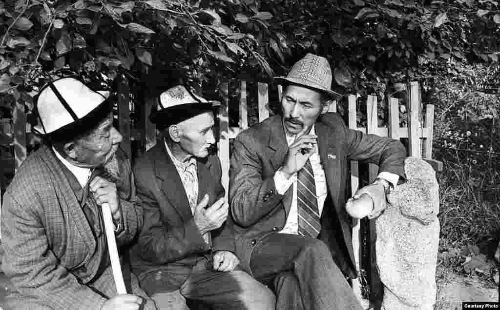 Актер "Жетинчи ок", "Дерсу Узала", "Кызыл алма" ж.б. бир топ советтик тасмаларга тартылган.