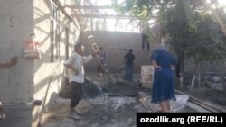 Администрация Бешарыкского района Ферганской области делает ремонт в доме ученицы седьмого класса, которую местные чиновники заставили сделать подпольный аборт.