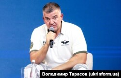 Денис Штілєрман, головний конструктор, співвласник компанії Fire Point, яка виробляє ударні дрони FP-1, FP-2 та ракети FP-5 «Фламінго», під час відкритого діалогу із журналістами. Київ, 21 листопада 2025 року