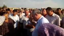 Хоразм вилоят ҳокими халқни тинчлантиришга ҳаракат қилиб, ваъда беряпти