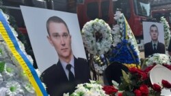 У Києві попрощалися з рятувальниками ДСНС, які загинули 6 червня під час масованої атаки РФ (відео)
