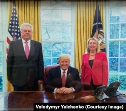 Володимир Єльченко з Дональдом Трампом під час його першого президентського терміну. Фото з домашнього архіву Єльченка